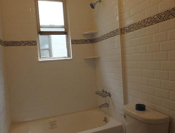 3rd image of 3113 34th St APT 1B