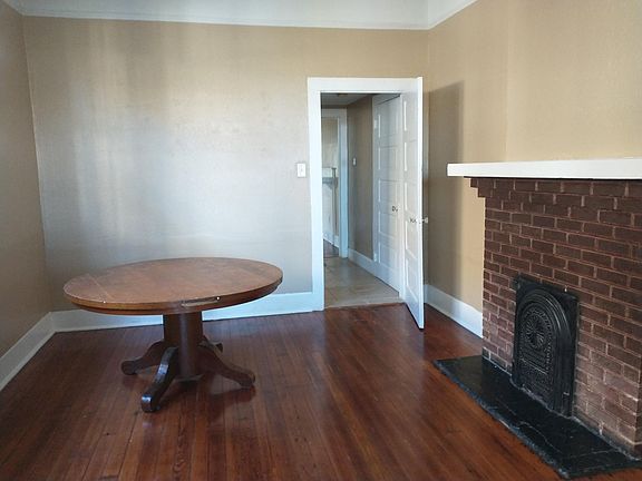3rd image of 3154 Toulouse St
