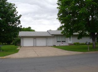 827 Bongey Dr, Menomonie, WI 54751