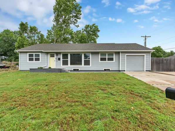 725 N Redbarn Ln, Wichita, KS 67212