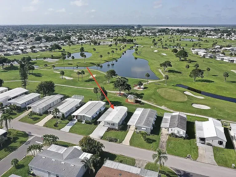 1035 Royal Palm Dr — Photo 2