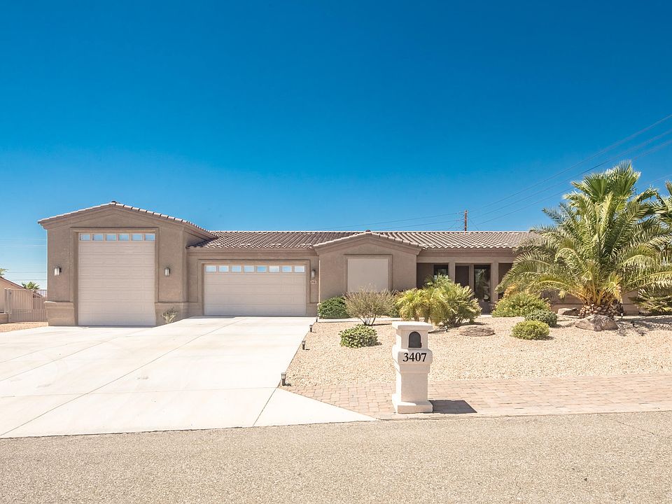 1st image of 3407 Desert Dr