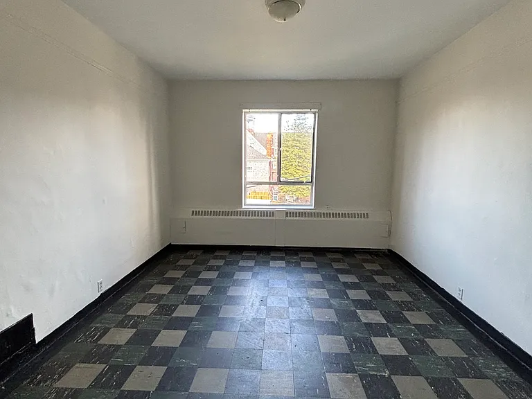 1115 Reservoir St — Photo 6