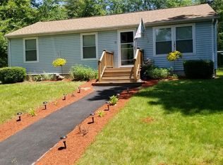 72 Niantic Trl, West Greenwich, RI 02817
