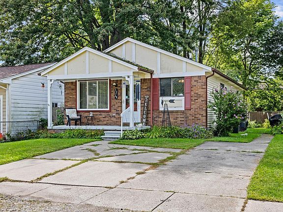 3rd image of 27748 Moran St