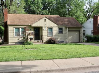 4917 Sycamore Dr, Roeland Park, KS 66205