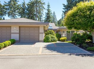 960 Saint Andrews Ln, Nanaimo, BC V9P 2M5