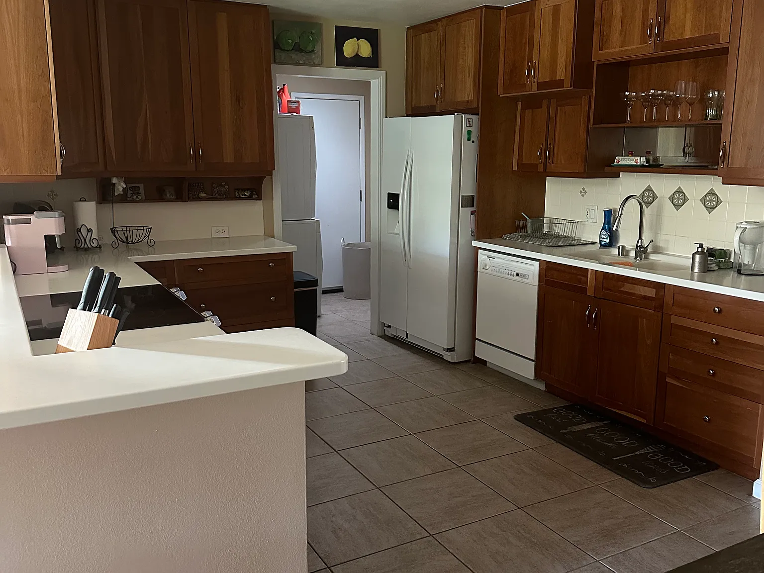 3 bed, 1352 sqft, $3,000 — Photo 3
