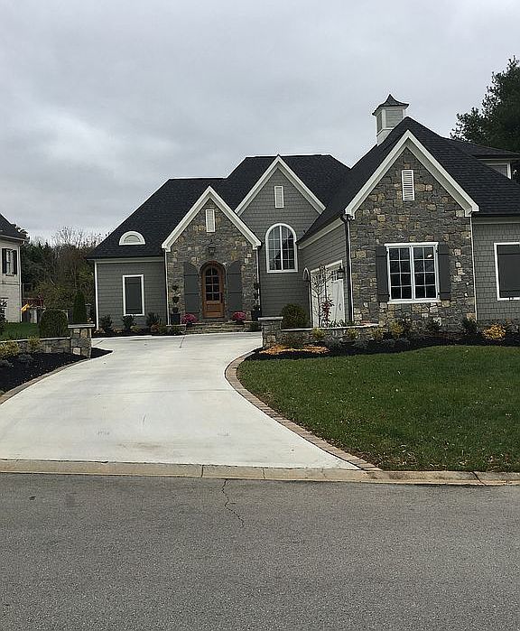 1st image of 338 Axton Dr