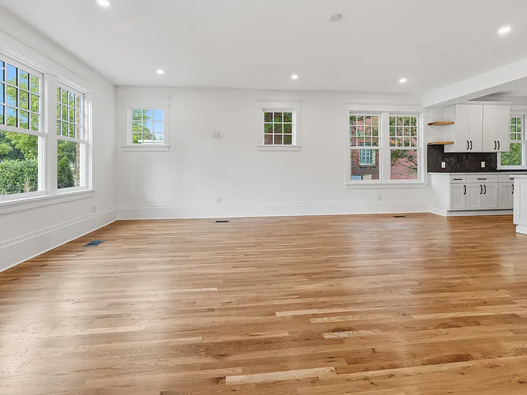 610 Russell St — Photo 12