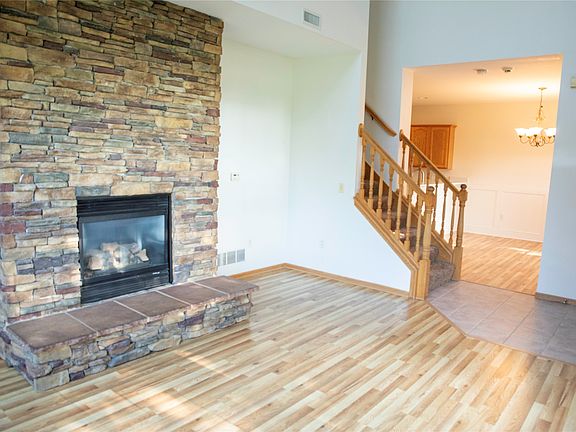 2nd image of 3807 NE Gardenia Ln