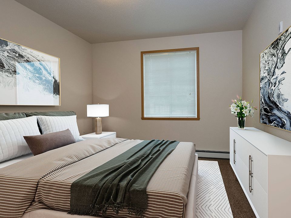 Fargo, ND North Sky Apartments | Bedroom