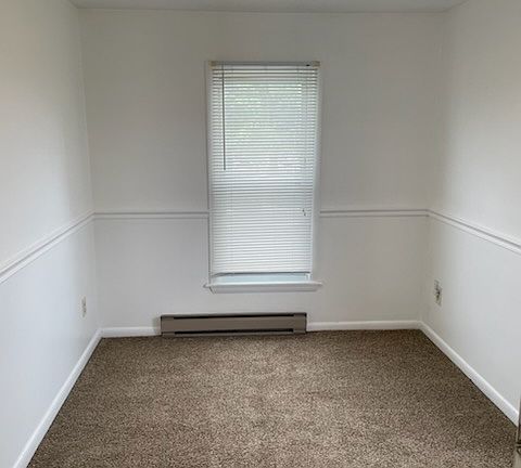 3rd image of 915B Security Rd