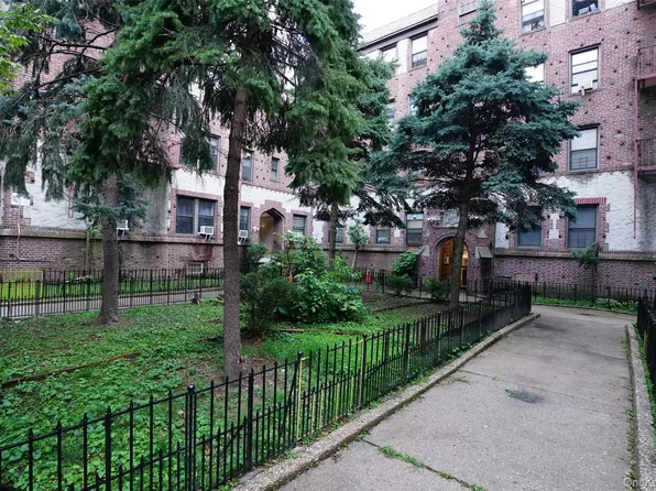 61-40 Saunders Street #A12, Rego Park, NY 11374