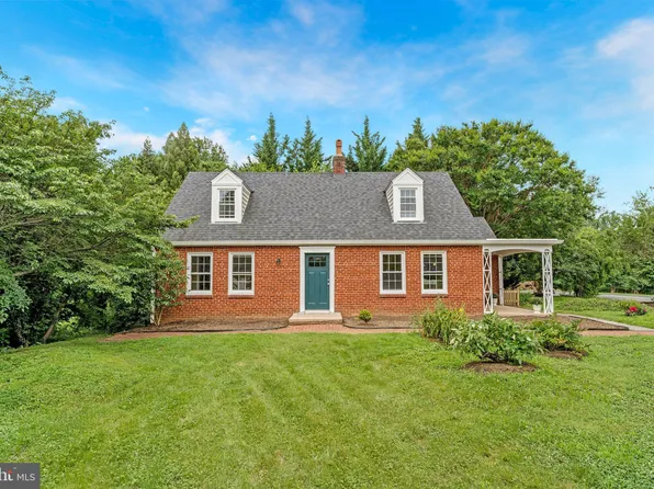 10603 Oak Pl, Fairfax, VA 22030