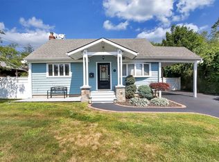 15 Ewell St, West Babylon, NY 11704