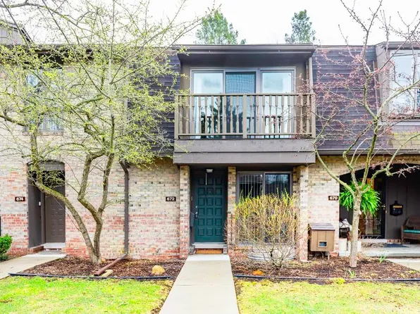 672 Greenhills Dr, Ann Arbor, MI 48105