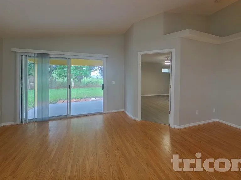 2438 Pine Chase Cir — Photo 2