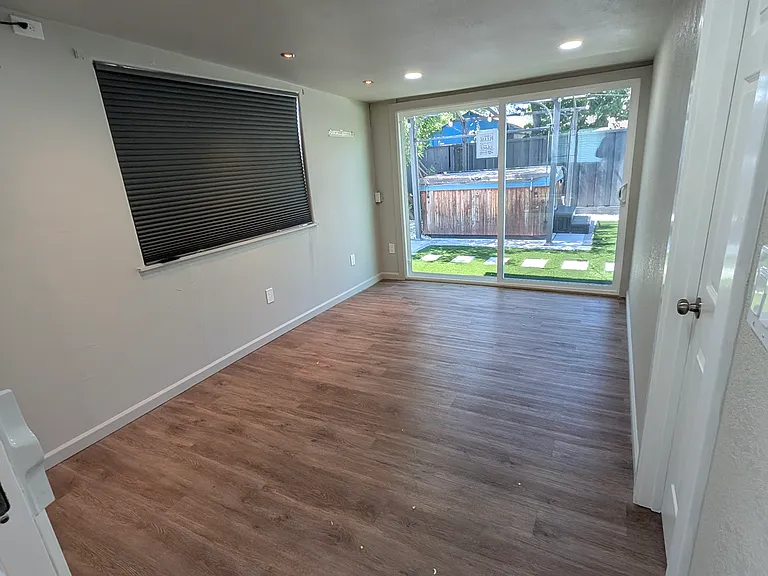 Bonus Room 1 with access to Backyard