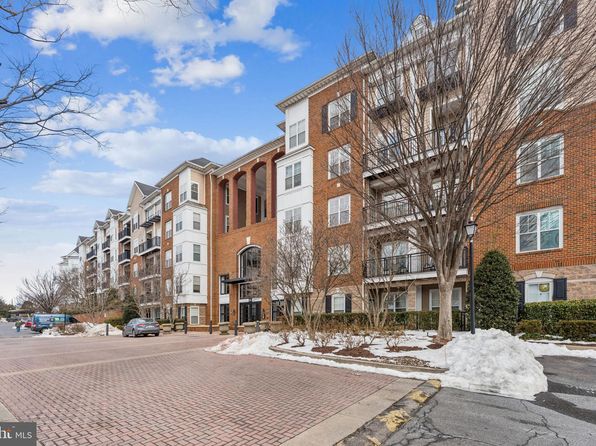 501 Hungerford Dr APT 137