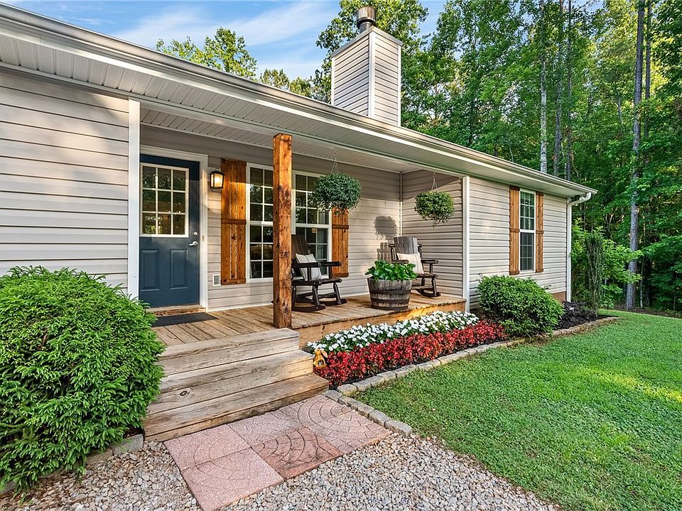 1st image of 305 E Murphy Ln