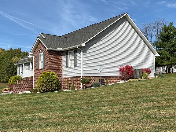 3rd image of 6120 Cherry Ln