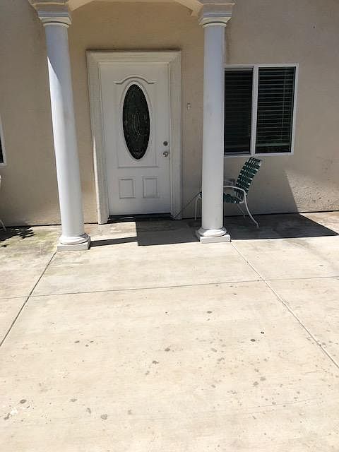 1st image of 2501 1/2 Strawberry Ln