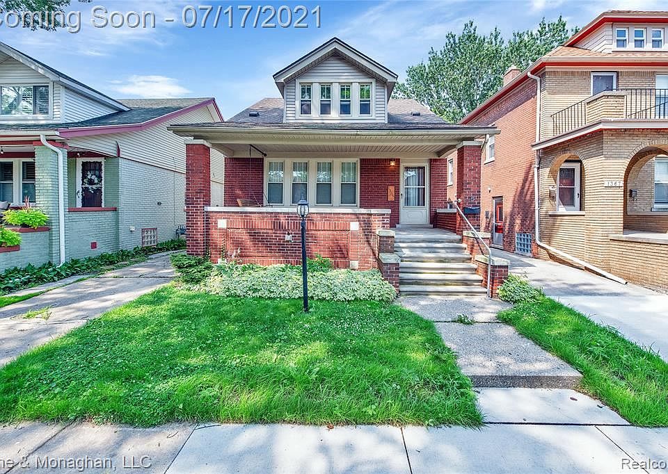 1st image of 1365 Beaconsfield Ave