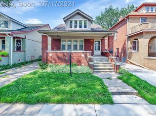 1365 Beaconsfield Ave, Grosse Pointe Park, MI 48230