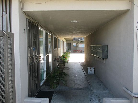 2nd image of 10130 S Inglewood Ave APT 3