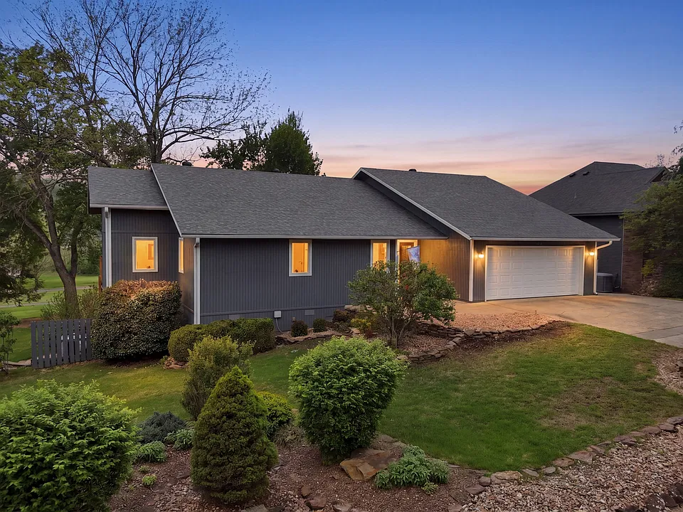 25 Dalton Dr