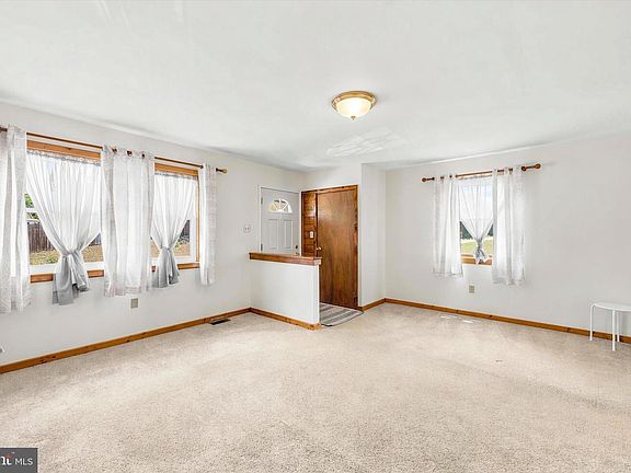 3rd image of 150 Montgomery Ave