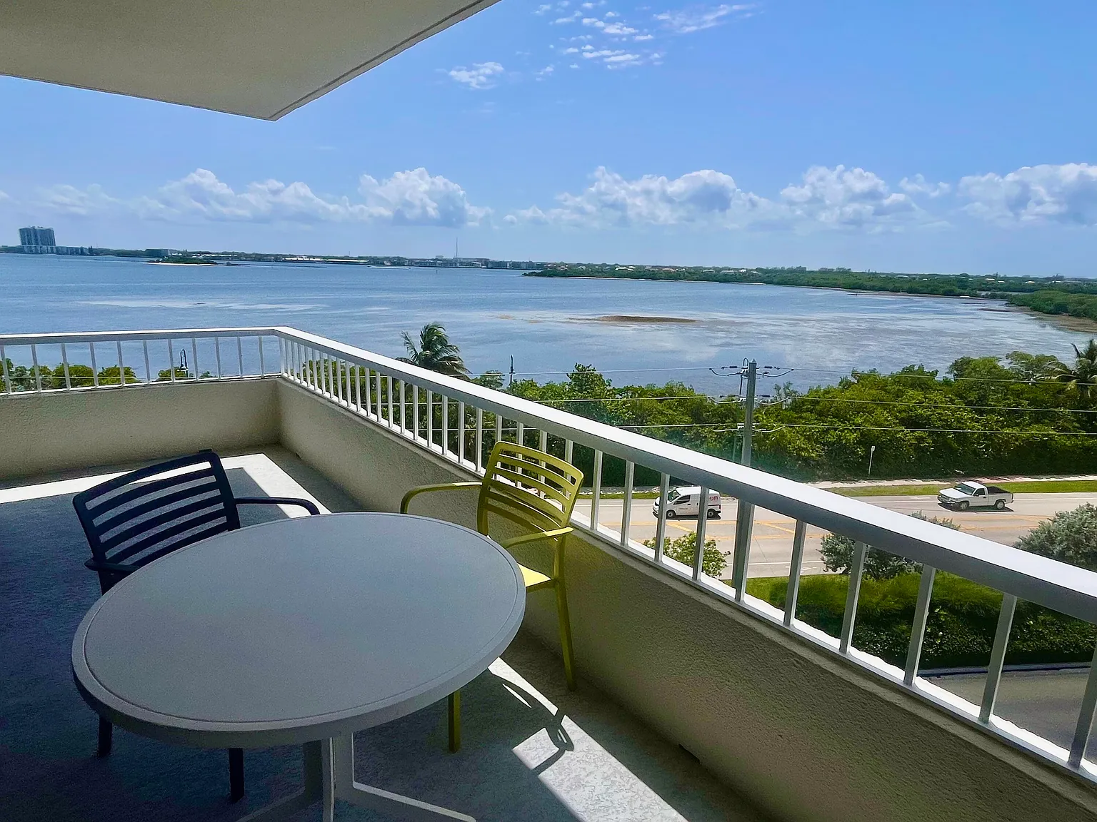 2 bed, 2.0 bath, 1435 sqft, $7,500 — Photo 2