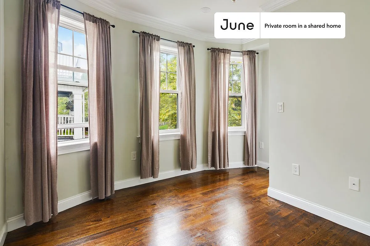 Building Photo - 490 Washington St #B
