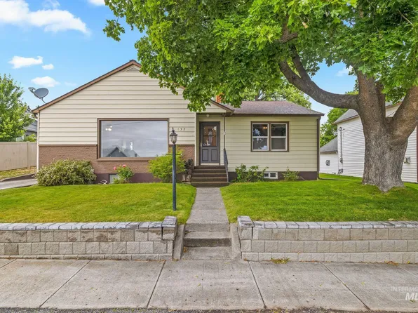 132 W Ash St, Genesee, ID 83832