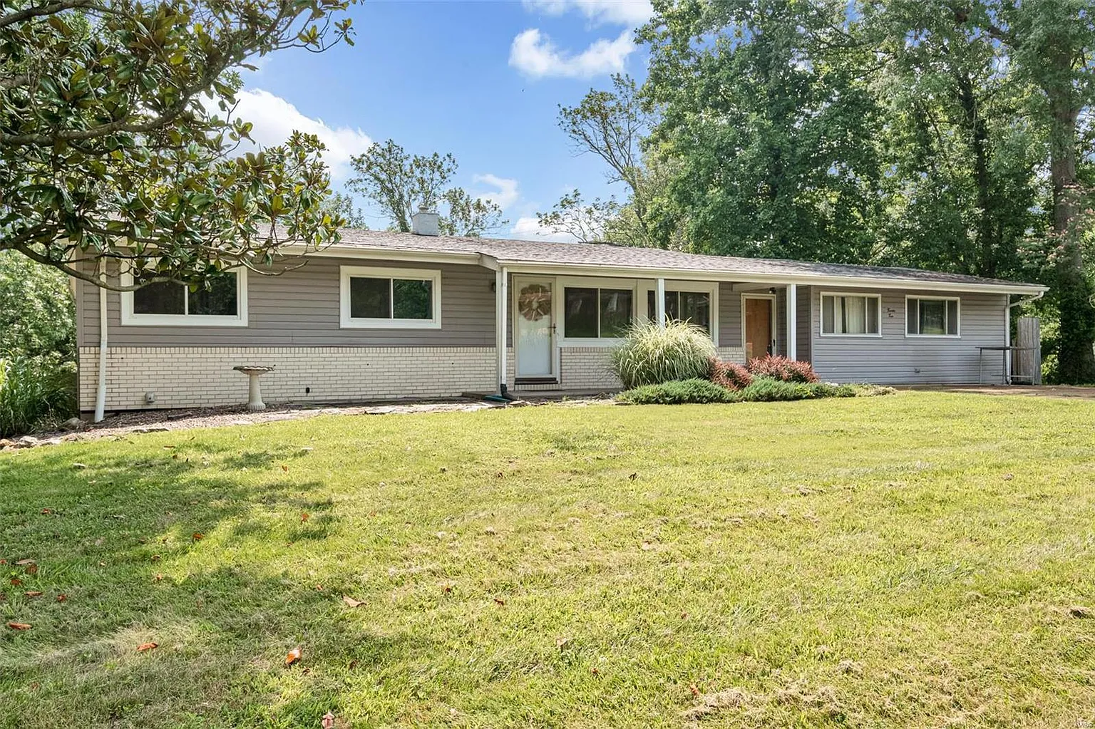 22 Alfresco Dr photo 1