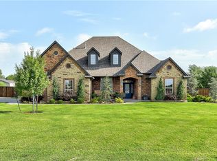 12117 SW 53rd St, Mustang, OK 73064