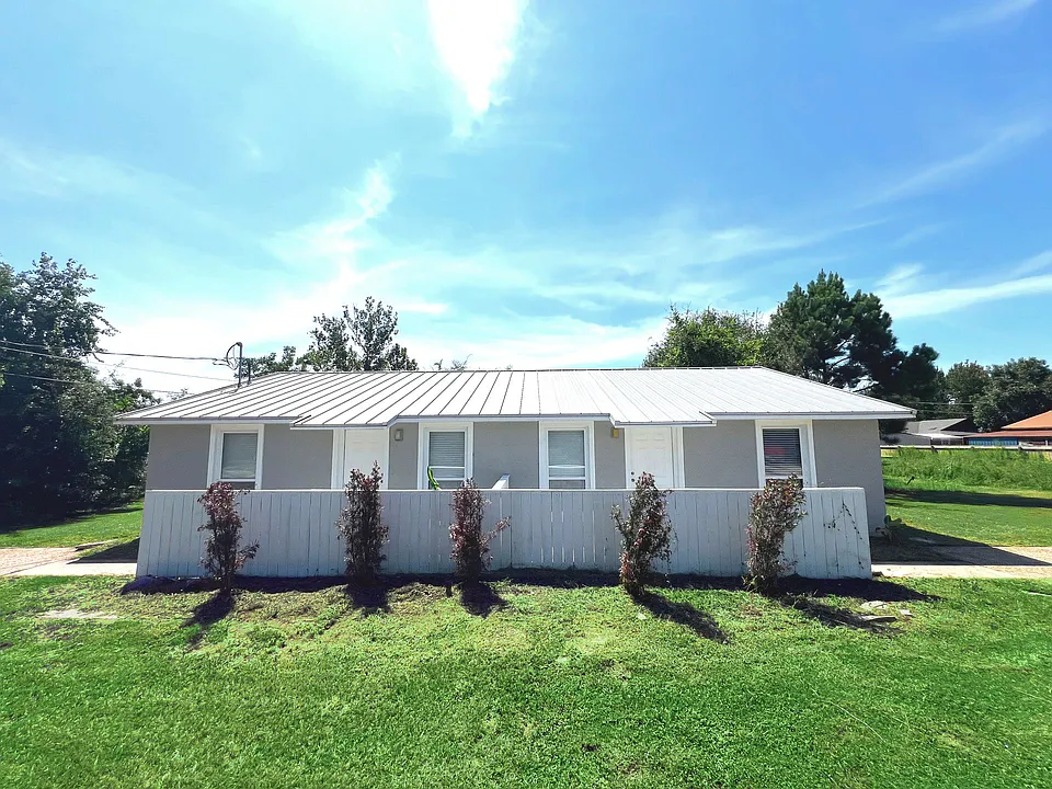 3039 Headland Ave