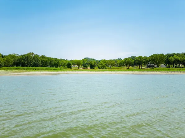 1506 W Shoreline Dr, Kemp, TX 75143