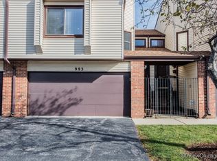 993 Spring Mill Dr, Hoffman Estates, IL 60169