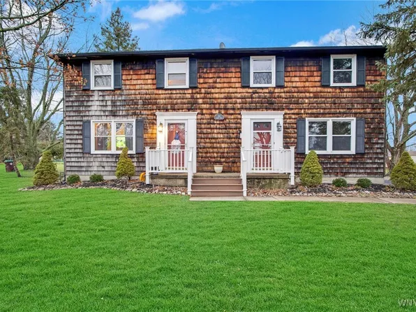122 Minden Dr, Orchard Park, NY 14127