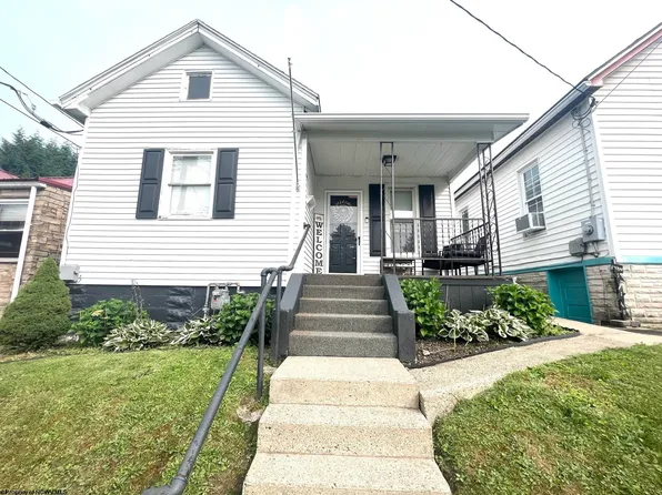 512 Pennsylvania Ave, Nutter Fort, WV 26301