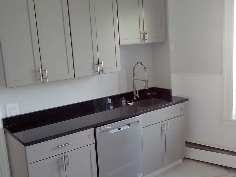 152 Berkshire St #3 — Photo 2