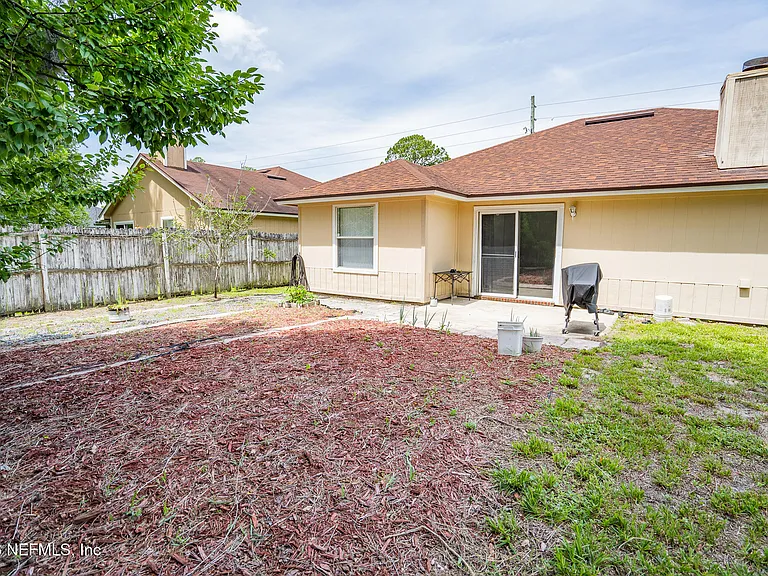 2441 University Blvd S — Photo 28