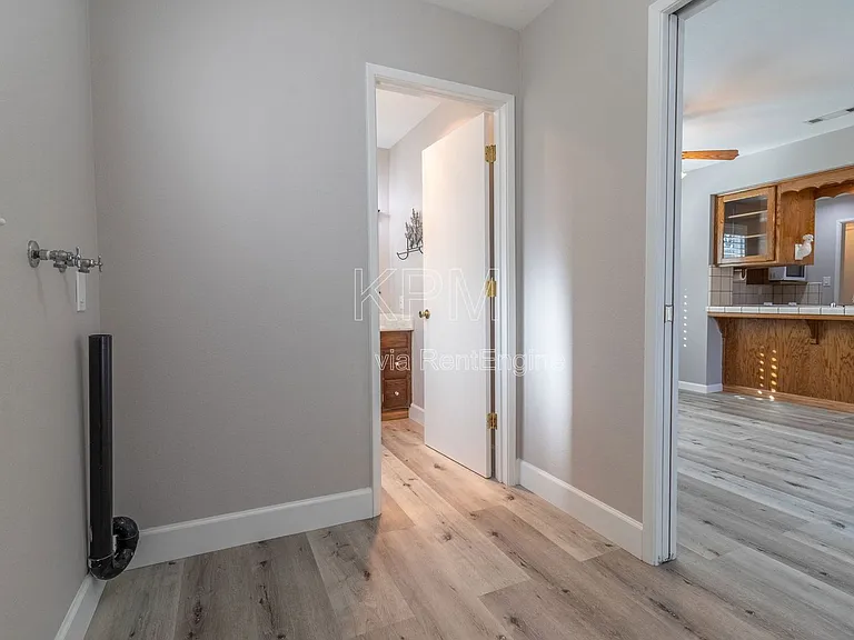 218 E Longview Ave — Photo 14
