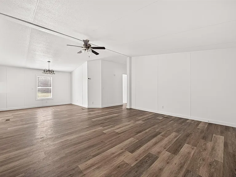6018 Barney Ln — Photo 9