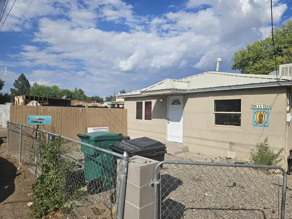 308 La Vega Dr SW, Albuquerque, NM 87105