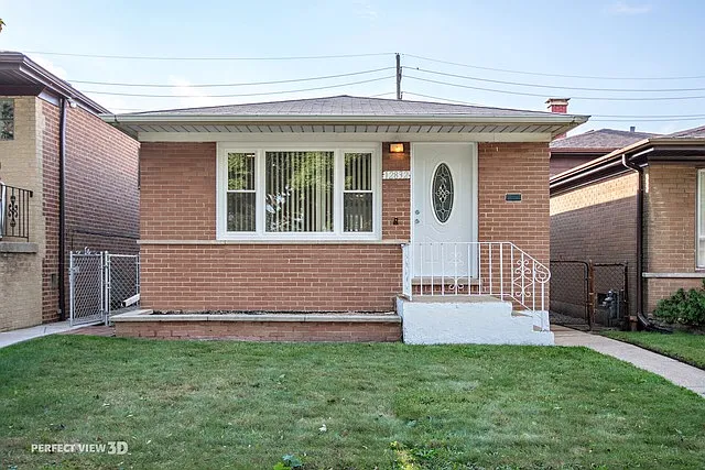 12832 S Saginaw Ave photo 1