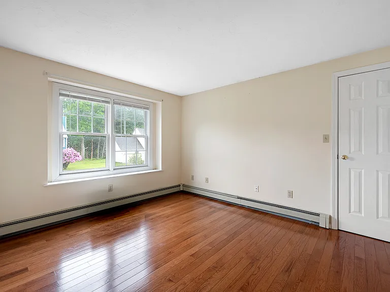 4 Nightingale Dr — Photo 17