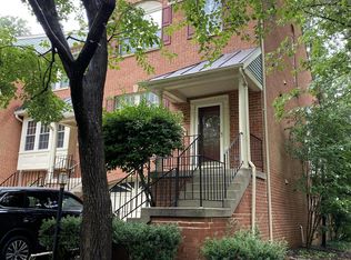 1400 Park Garden Ln, Reston, VA 20194